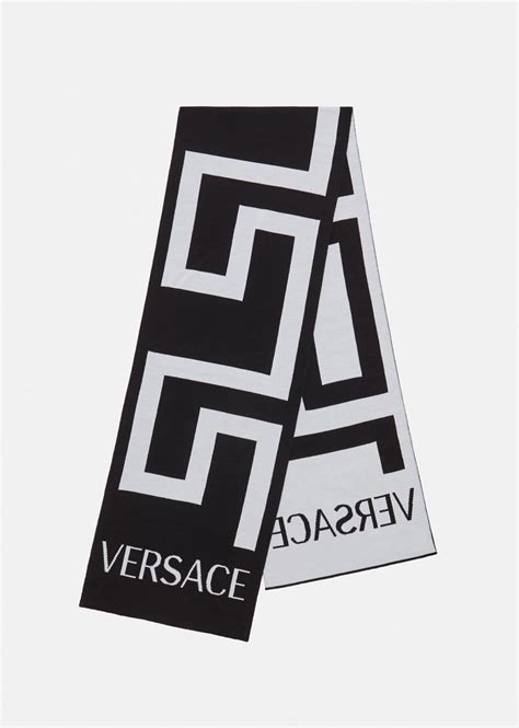 sciarpe versace agli medaglia|Saldi Sciarpe in maglia Versace da Donna: 14+ Prodotti .